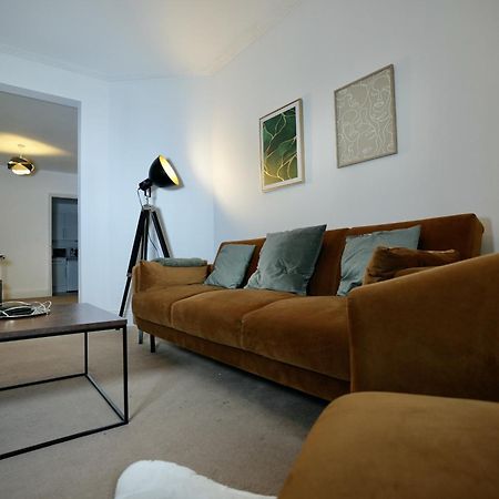 Spacious Two-Bedrooms House, Private Parking, Contractors, Relocators Oxford Eksteriør bilde