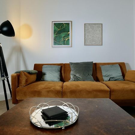 Spacious Two-Bedrooms House, Private Parking, Contractors, Relocators Oxford Eksteriør bilde