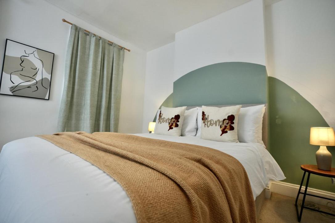 Spacious Two-Bedrooms House, Private Parking, Contractors, Relocators Oxford Eksteriør bilde