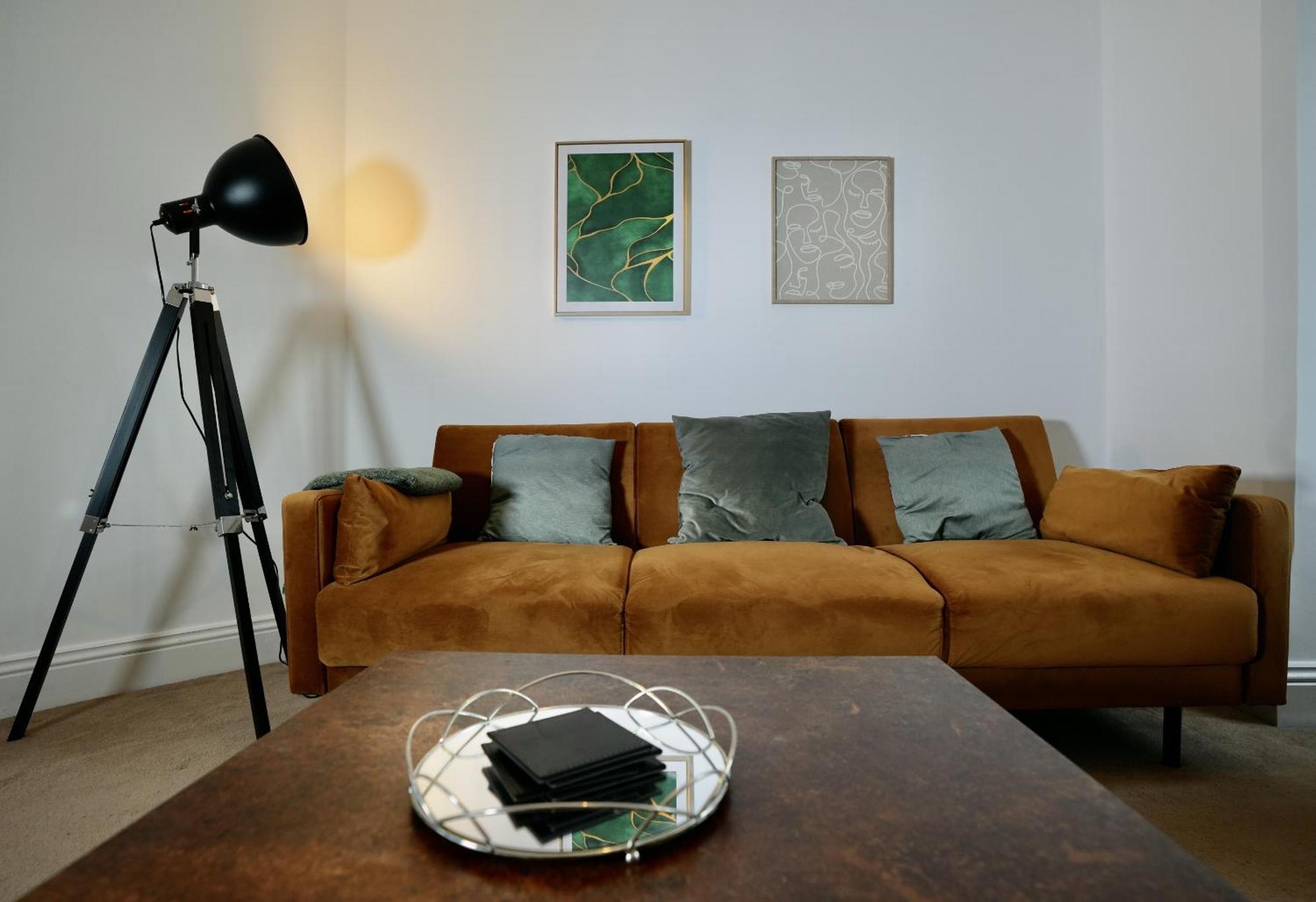 Spacious Two-Bedrooms House, Private Parking, Contractors, Relocators Oxford Eksteriør bilde