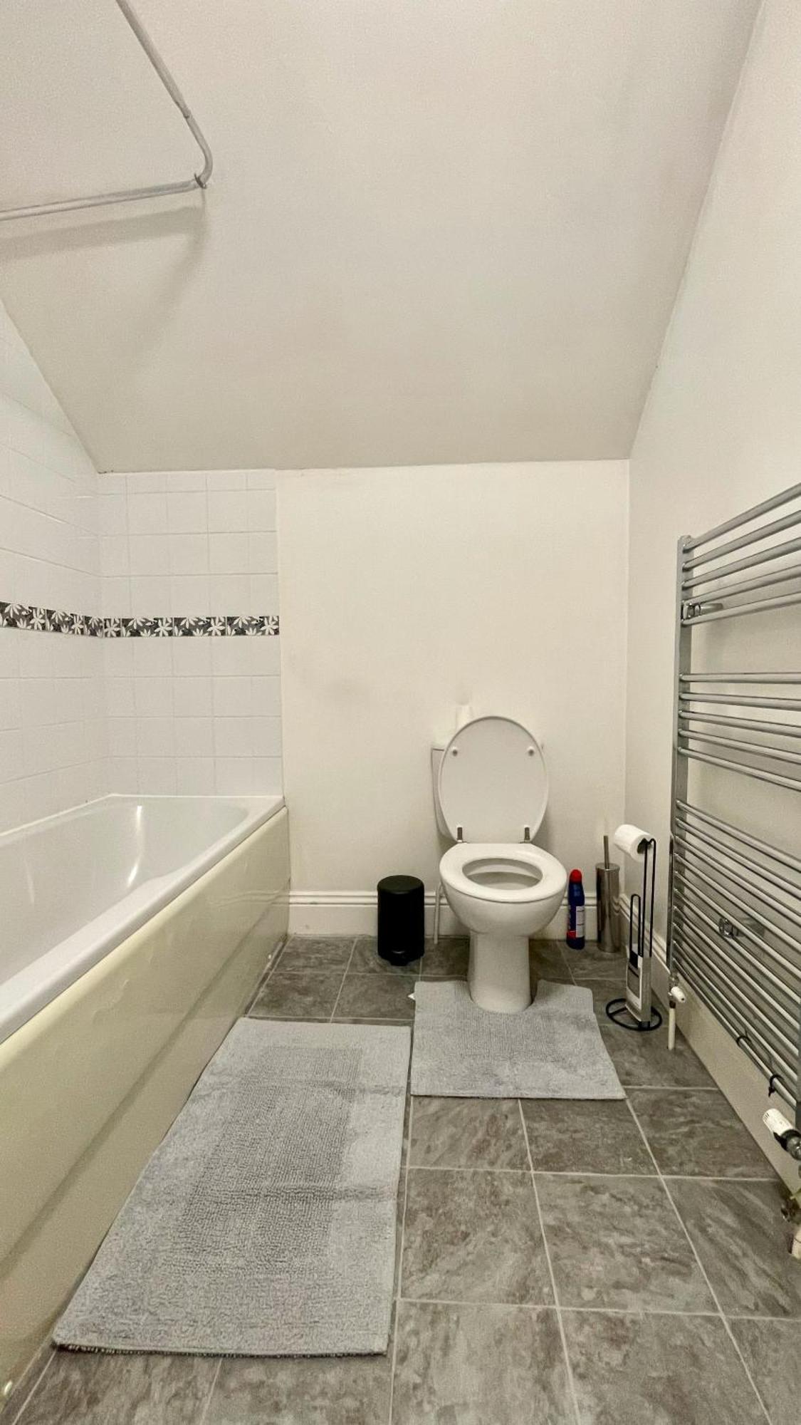 Spacious Two-Bedrooms House, Private Parking, Contractors, Relocators Oxford Eksteriør bilde