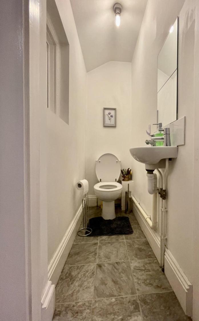 Spacious Two-Bedrooms House, Private Parking, Contractors, Relocators Oxford Eksteriør bilde