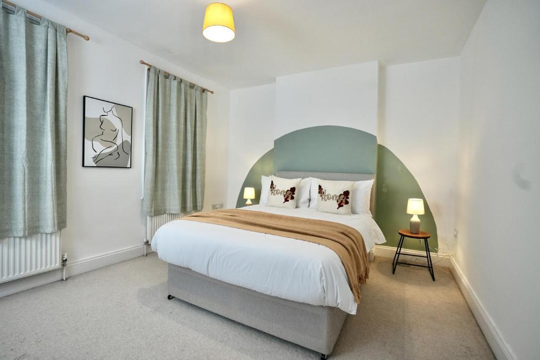 Spacious Two-Bedrooms House, Private Parking, Contractors, Relocators Oxford Eksteriør bilde