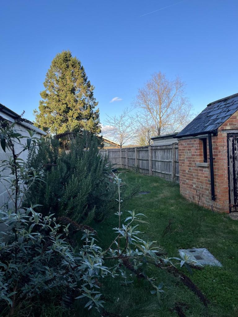 Spacious Two-Bedrooms House, Private Parking, Contractors, Relocators Oxford Eksteriør bilde